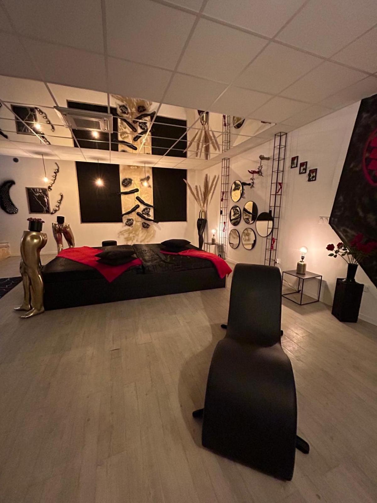 L'Escapade Sensuelle - La Love Room D'Épernay Exterior foto