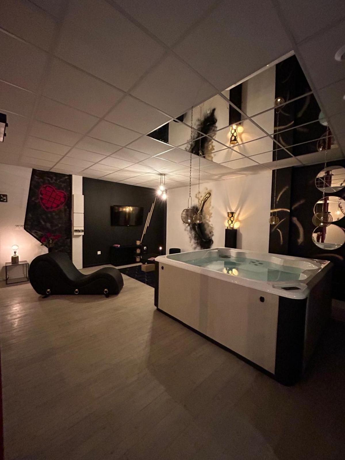 L'Escapade Sensuelle - La Love Room D'Épernay Exterior foto